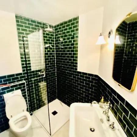 Luxury 1 Bedroom Terrace/parking